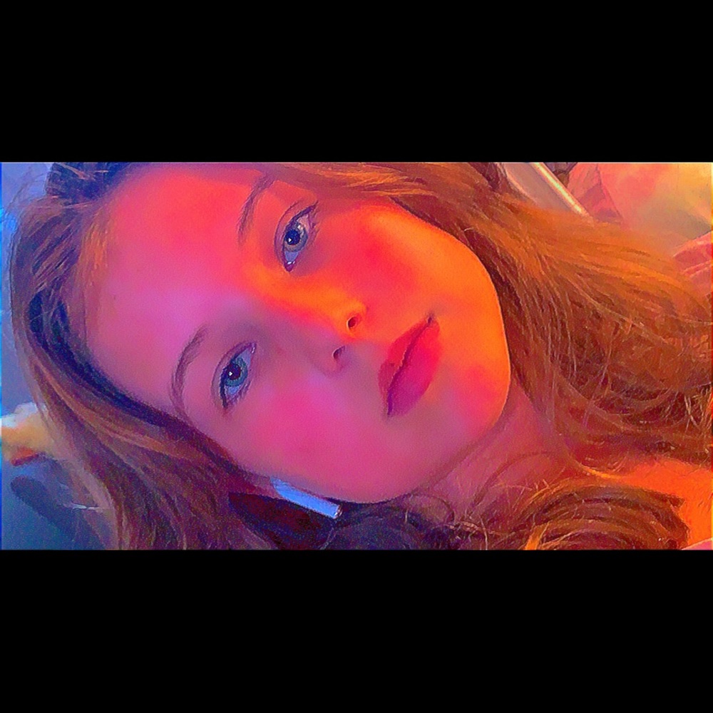 Meet your Posher, Stella